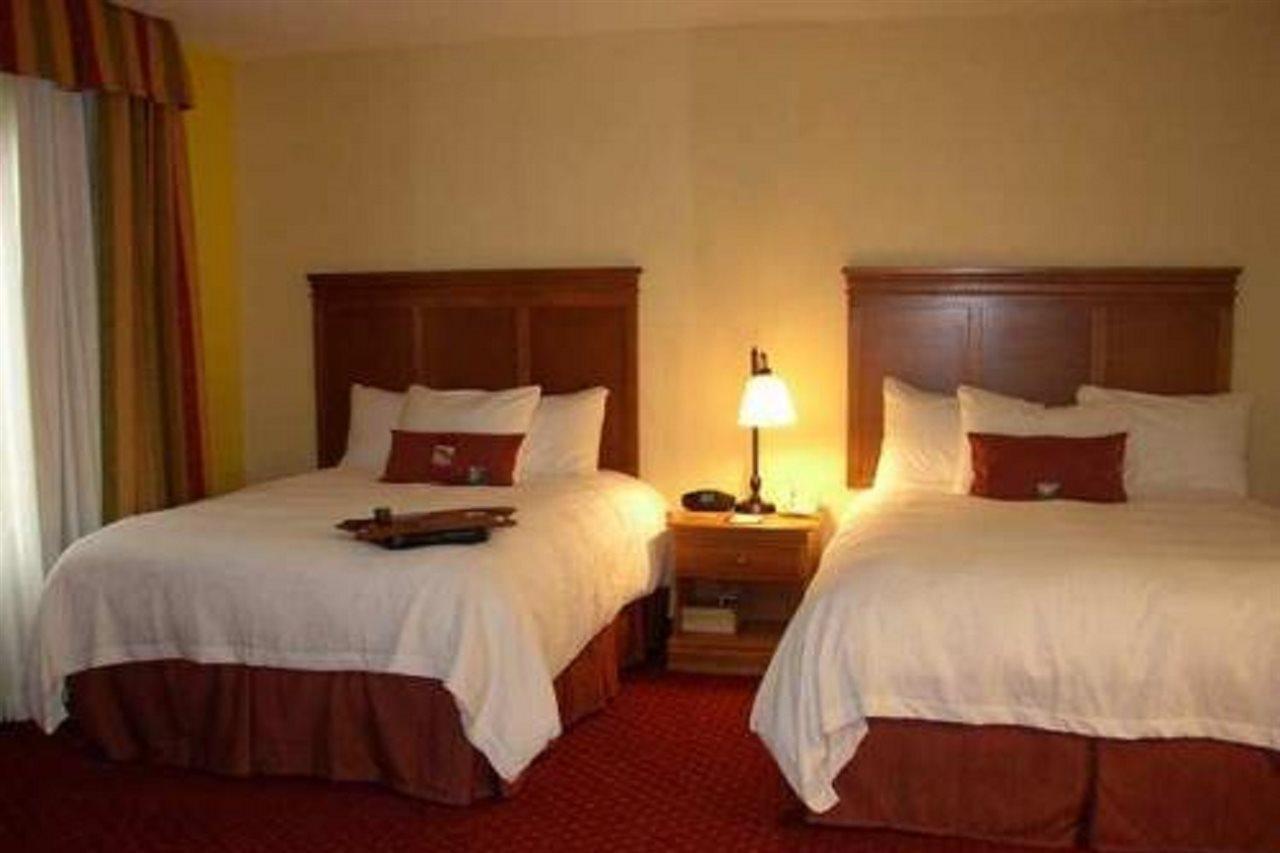 Hampton Inn & Suites Louisville East Kültér fotó