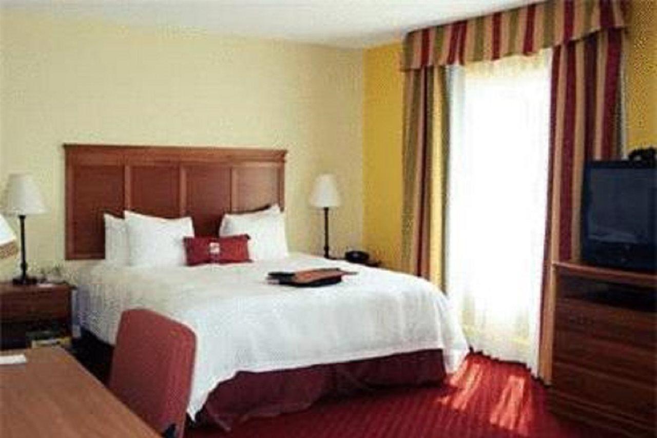 Hampton Inn & Suites Louisville East Kültér fotó