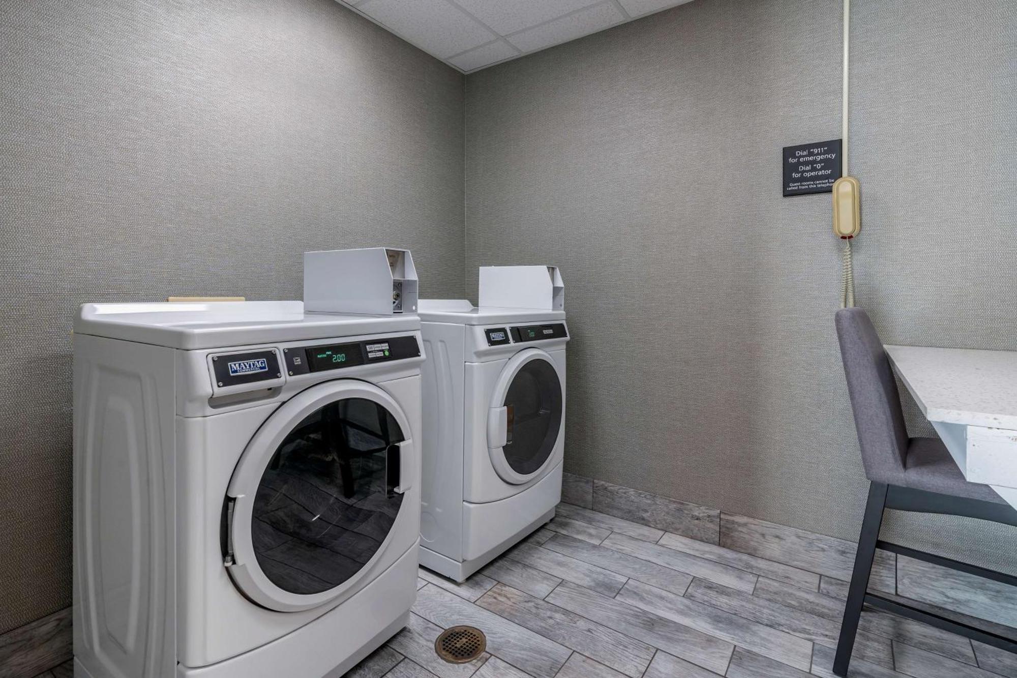 Hampton Inn & Suites Louisville East Kültér fotó