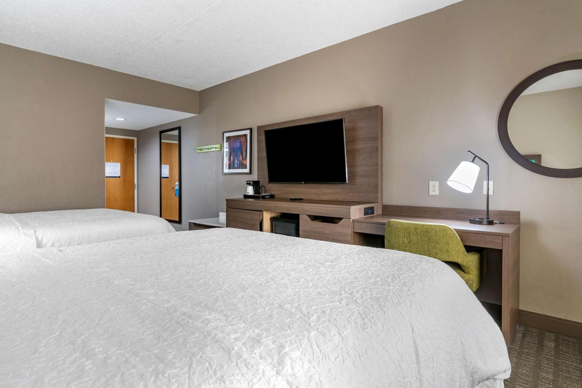 Hampton Inn & Suites Louisville East Kültér fotó